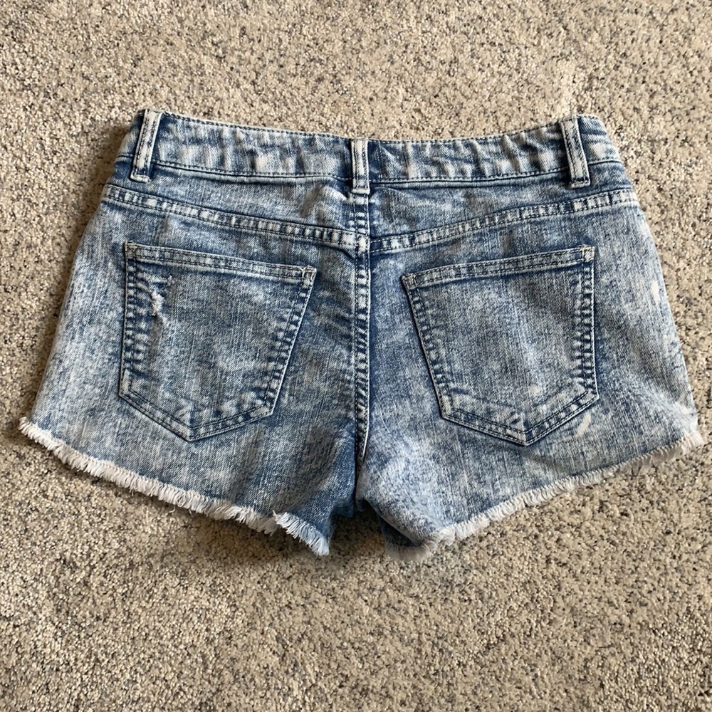 Tinseltown Floral Lace Jean Shorts - Picture 2 of 5
